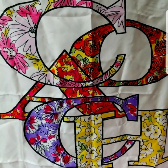 Coach Floral Flower Patchwork Logo 27" Square Silk Scarf Perfect for fall! NEW! - Picture 4 of 4